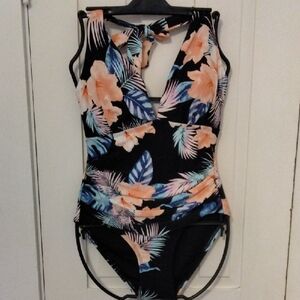 Small Ladies DKNY Nwt Retail $118 One Piece